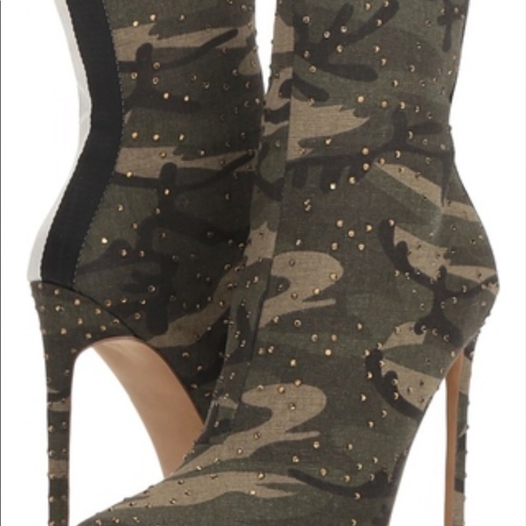 🔴Camo Wagu booties by Steve Madden - Picture 2 of 6